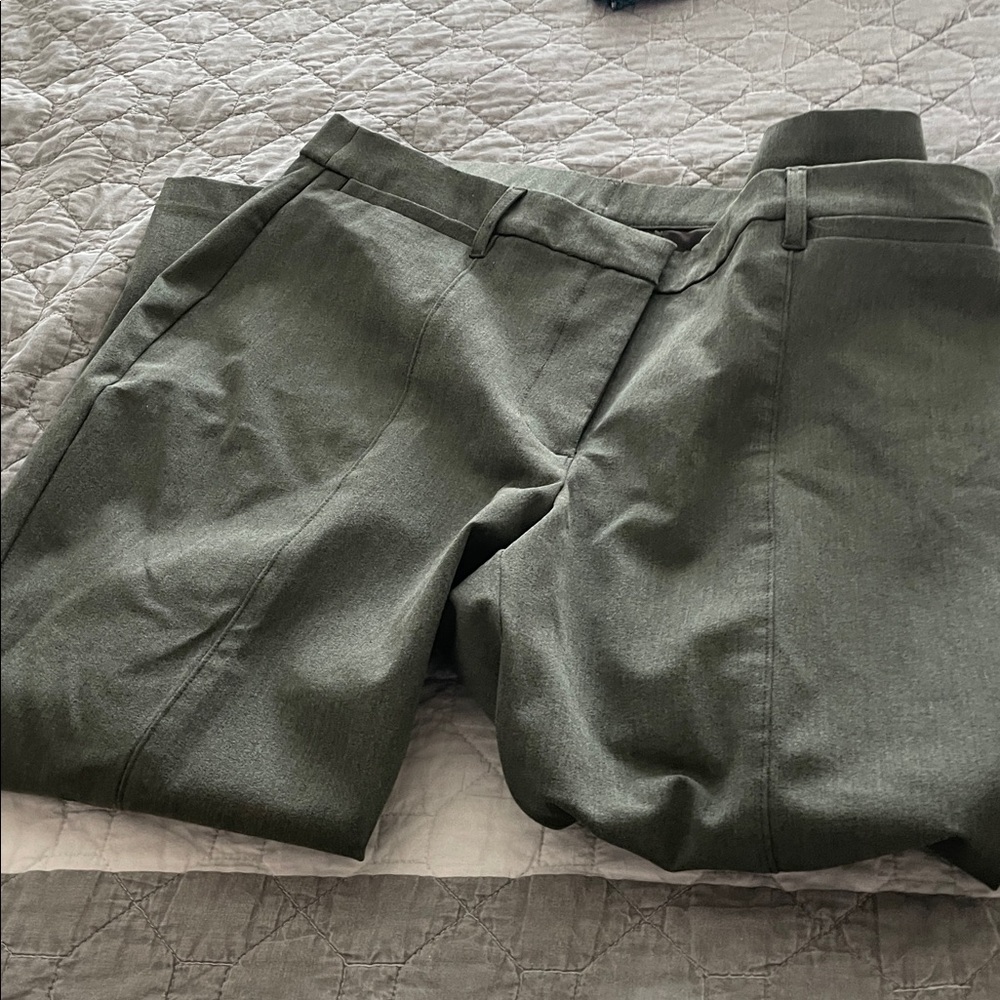 Ladies  Green Pants - Picture 3 of 5